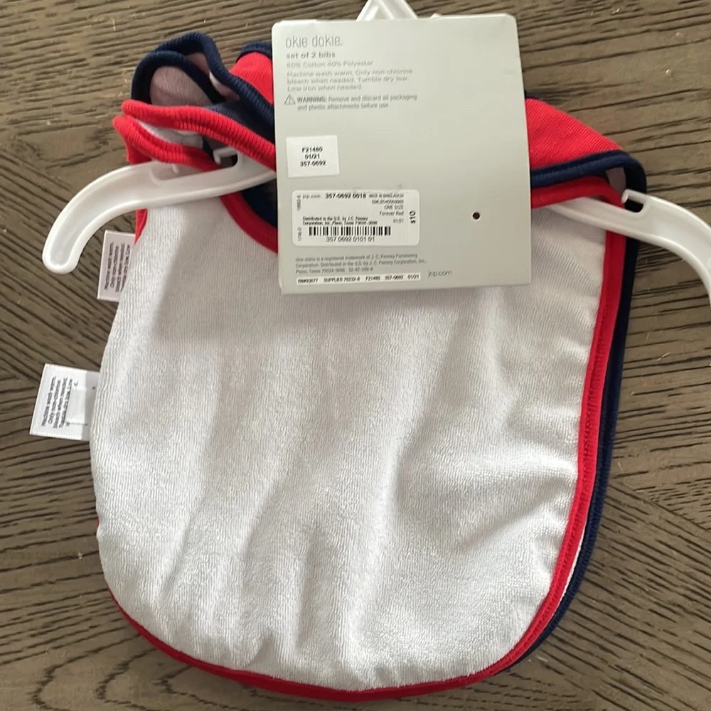 Okie Dokie 2 pack bib set